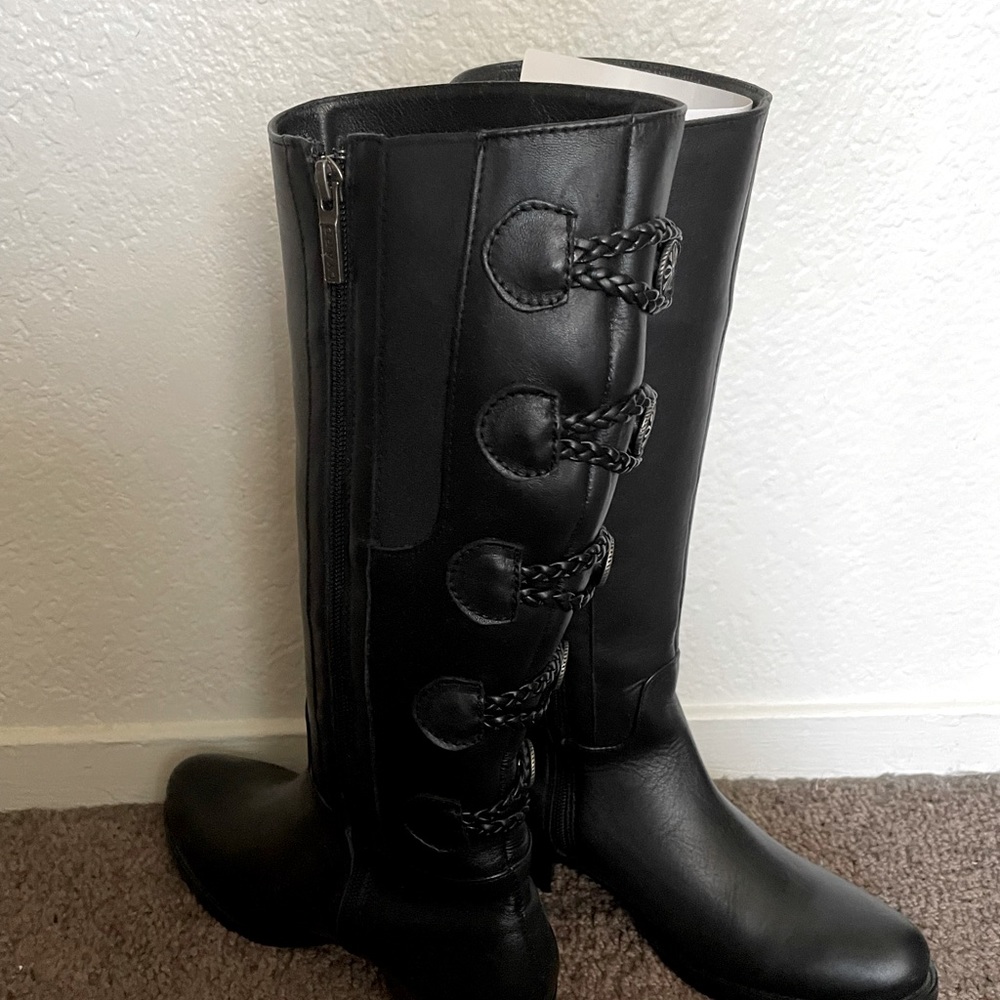 LYARD NEW LEATHER BOOTS Size 7